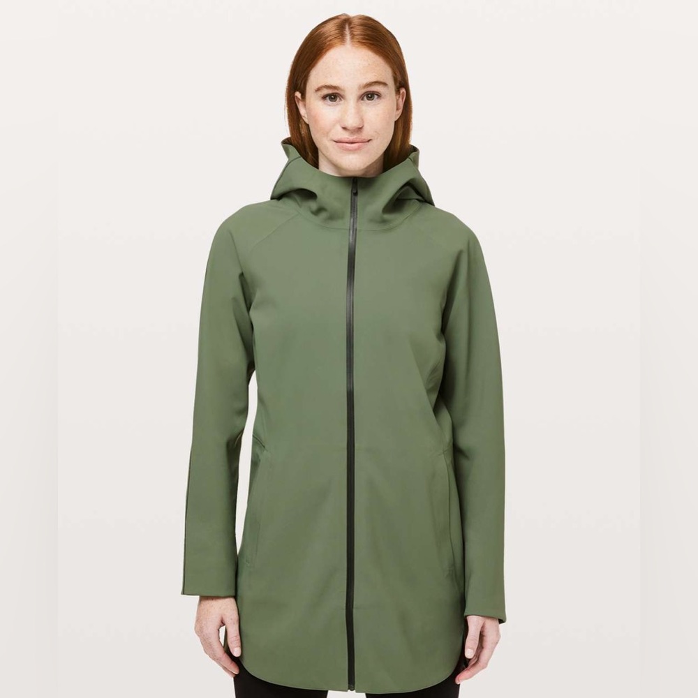 Lululemon Glyde Along softshell rain jacket. color: Green twill. Size: 4